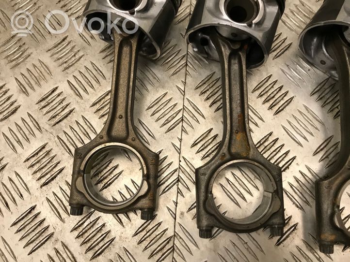 Volvo S60 Piston with connecting rod 81L123