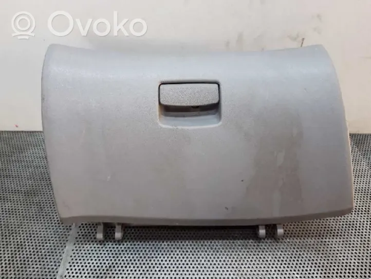 KIA Picanto Glove box 