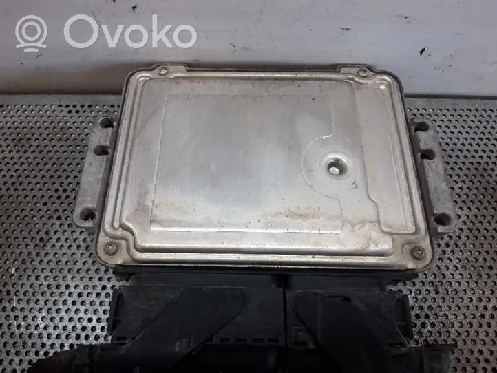 Opel Astra H Variklio valdymo blokas 0281011943