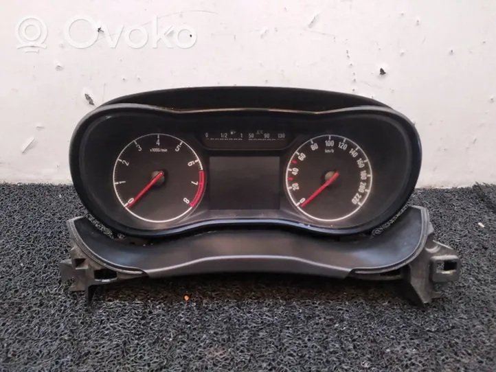 Opel Corsa E Geschwindigkeitsmesser Cockpit 367030224