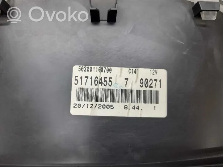 Fiat Punto Evo Licznik / Prędkościomierz 51716455