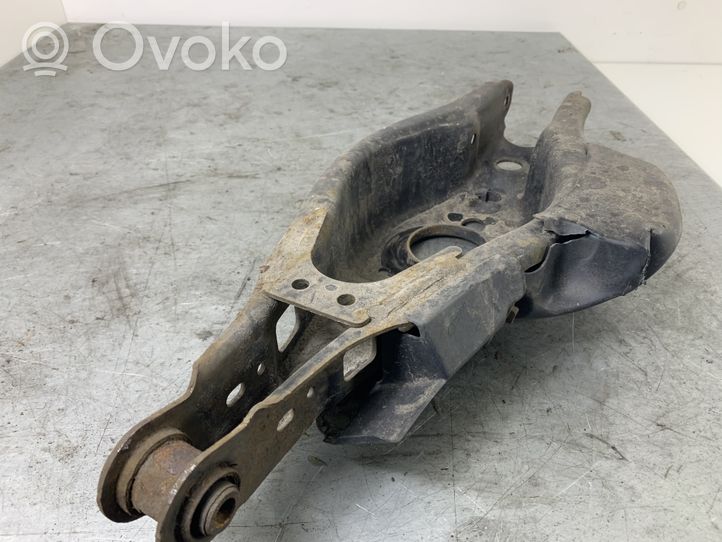 Toyota Avensis T270 Braccio di controllo sospensione posteriore superiore/braccio oscillante 