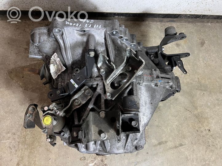 Toyota Avensis T270 6 Gang Schaltgetriebe K090735287