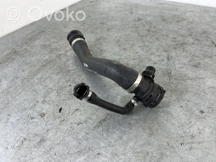 BMW 1 E82 E88 Tubo flessibile del liquido di raffreddamento del motore 17127796869