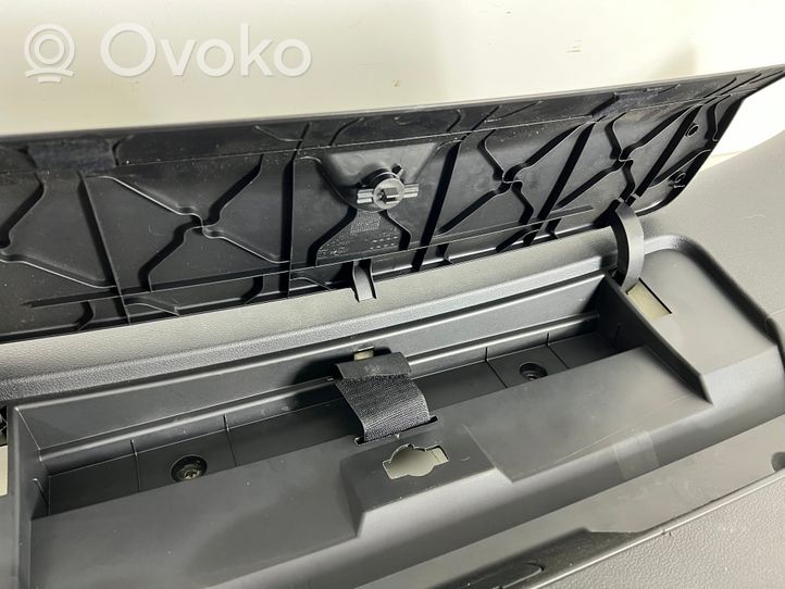 Audi Q7 4L Rivestimento portellone posteriore/bagagliaio 4L0867937