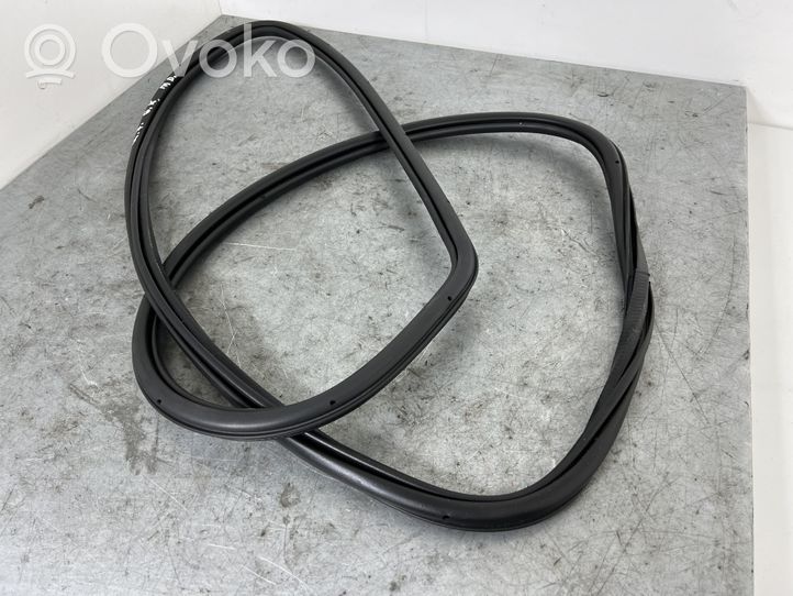 Audi Q7 4L Rear door rubber seal (on body) 