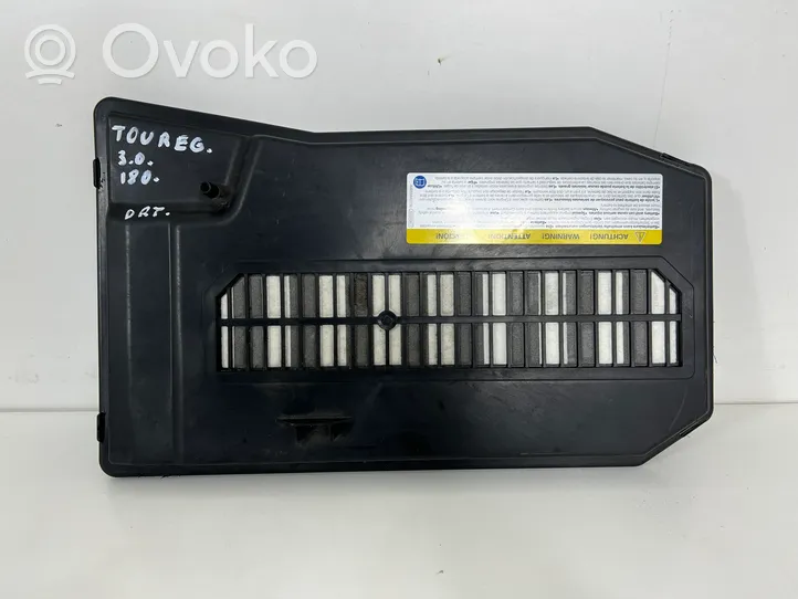 Volkswagen Touareg II Battery box tray cover/lid 7L0864643B