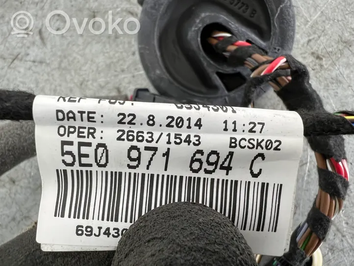 Skoda Octavia Mk3 (5E) Faisceau de câblage de porte arrière 5E0971694C