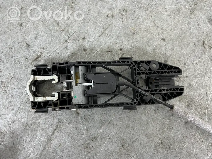 Skoda Octavia Mk3 (5E) Halterung Türgriff vorne 5L0837885B