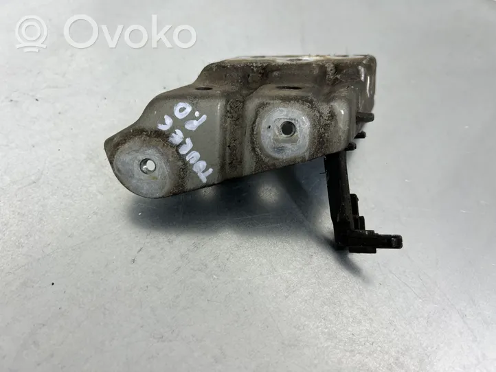 Volkswagen Touareg II Supporto di montaggio del parafango 7P6821152A