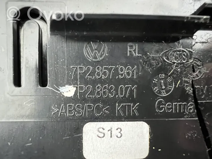 Volkswagen Touareg II Panel popielniczki deski rozdzielczej 7P2857961