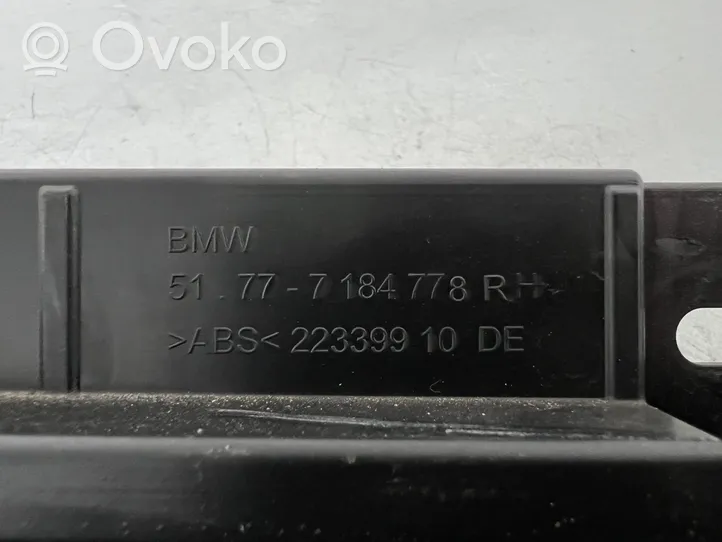 BMW 5 F10 F11 Ślizg listwy progowej 7184778