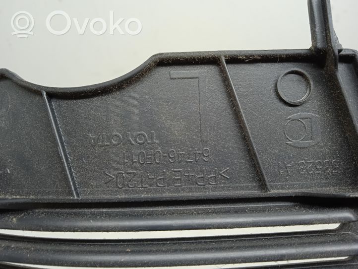 Toyota Corolla Verso AR10 Bagažinės apdailos dangtelis 647460F011