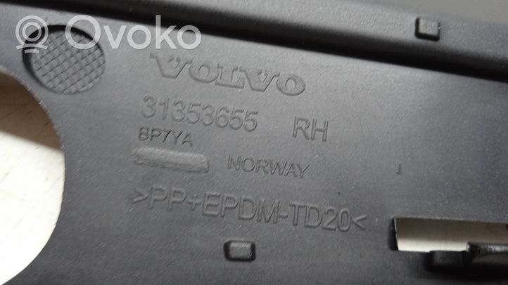 Volvo S60 Etupuskurin alempi jäähdytinsäleikkö 31353655