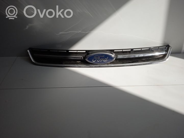 Ford Kuga II Etupuskurin ylempi jäähdytinsäleikkö CV448150