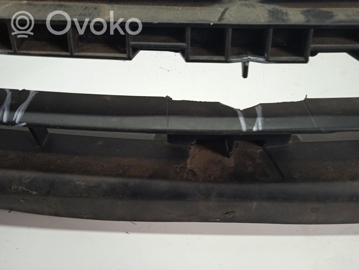 Opel Vivaro Maskownica / Grill / Atrapa górna chłodnicy 93856003