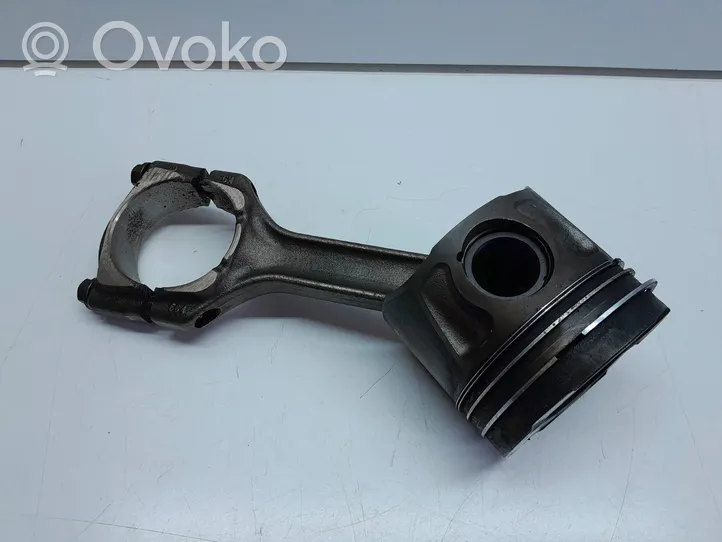 Toyota Avensis T270 Piston avec bielle 5574804