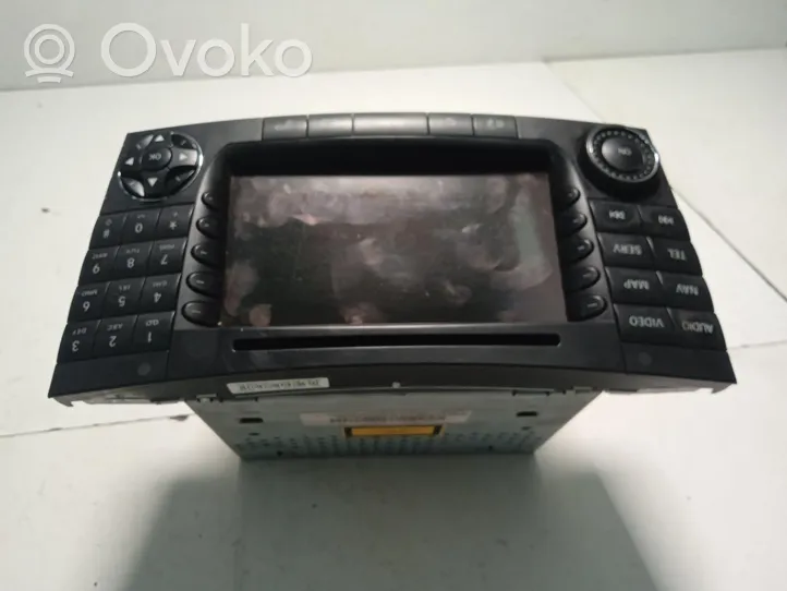 Mercedes-Benz CLS C219 Panel / Radioodtwarzacz CD/DVD/GPS A2118203297001