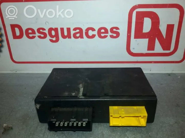 Citroen Xantia Oven keskuslukituksen ohjausyksikön moduuli 9627553280