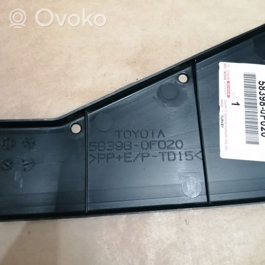 Toyota Verso Couvre-soubassement arrière 583980F020