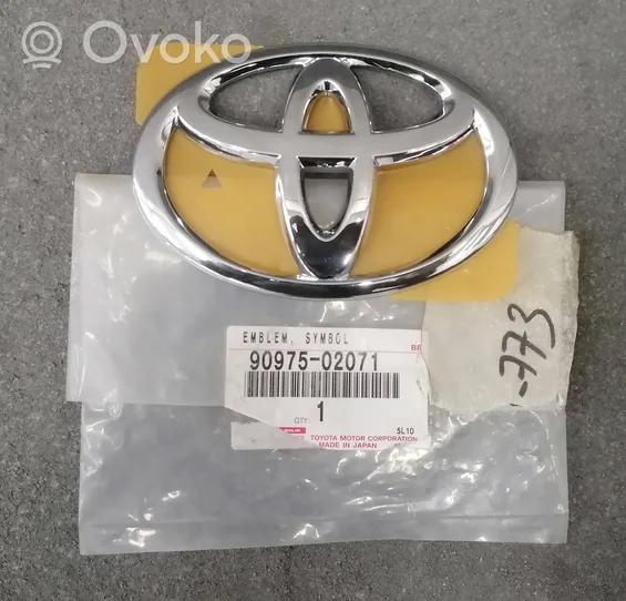 Toyota Yaris Gamintojo ženkliukas/ modelio raidės 90975-02071