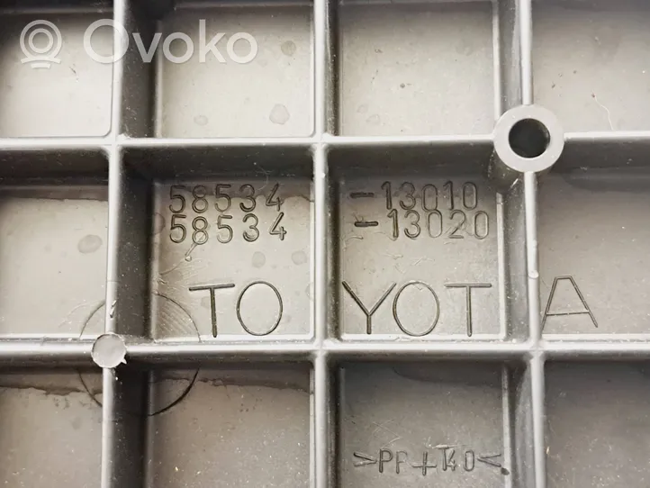 Toyota Corolla Verso E121 Tavaratilan/takakontin alempi sivuverhoilu 5853413010