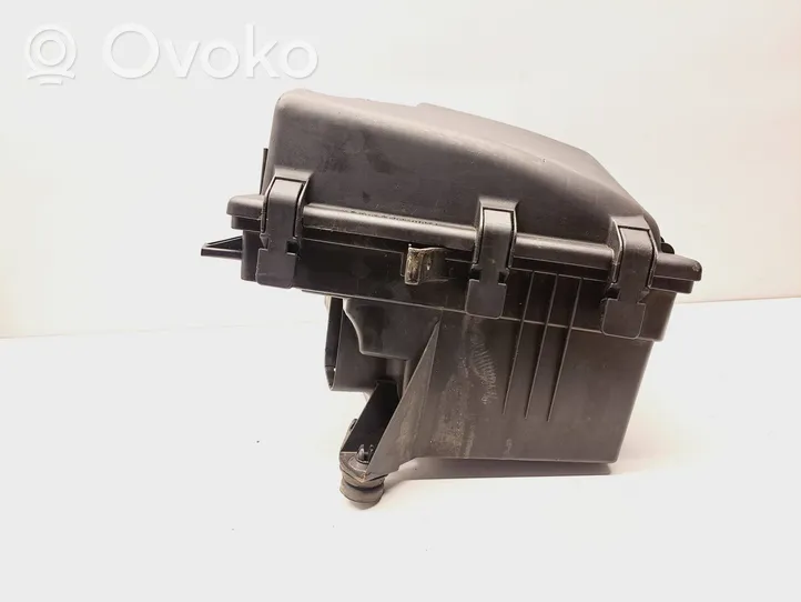Volvo V70 Caja del filtro de aire 8649673