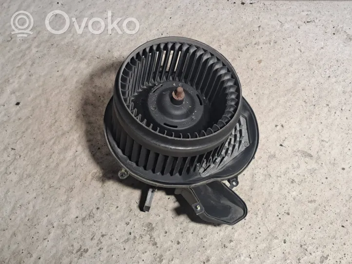 Volvo V70 Pečiuko ventiliatorius/ putikas LHD28417