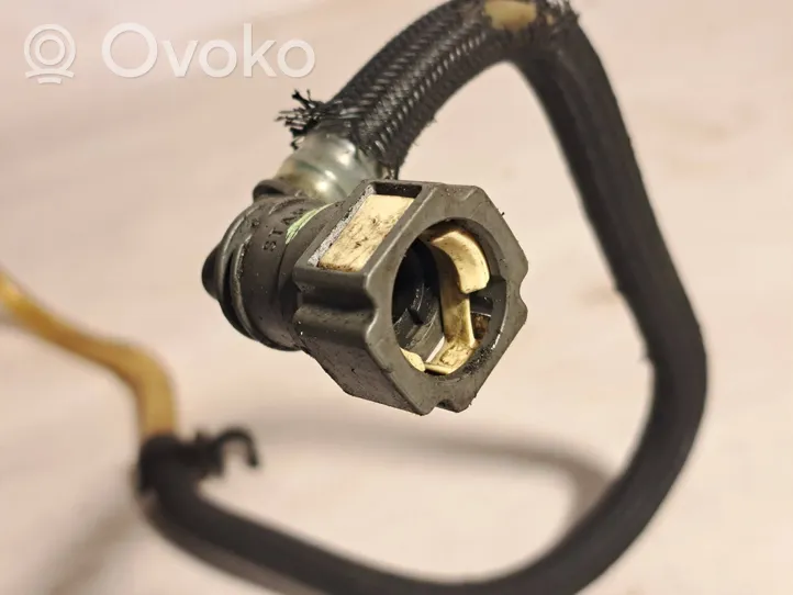 Volvo V50 Tuyau d'alimentation conduite de carburant 