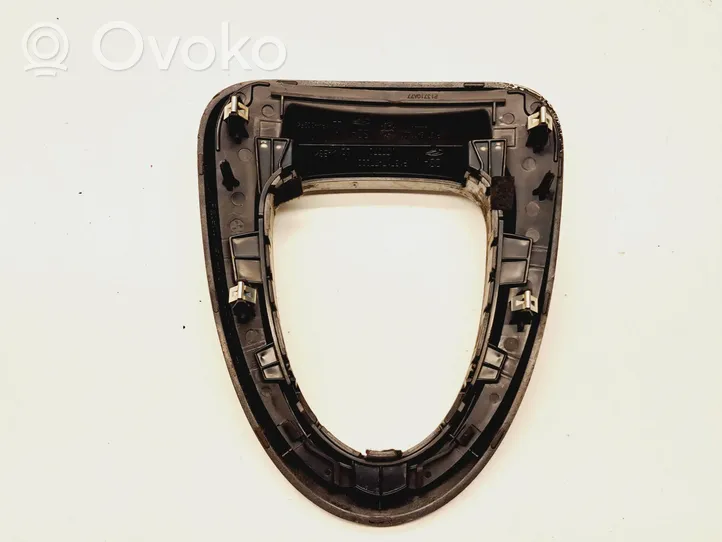 Nissan Qashqai Rivestimento freno a mano P13717A77000