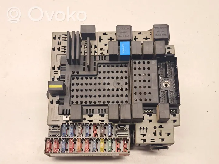 Volvo V70 Fuse box set 08679899