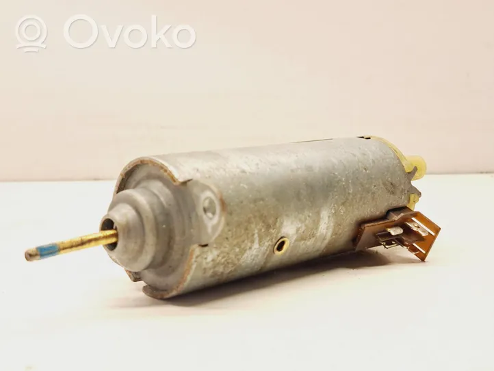 Volvo S80 Seat adjustment motor 0130002492