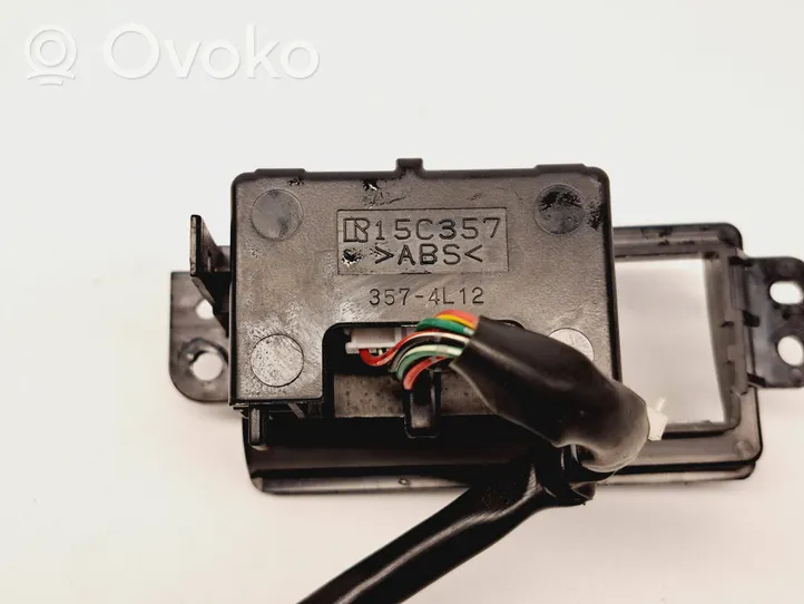 Subaru Outback Przycisk / Włącznik hamulca ręcznego 15C357
