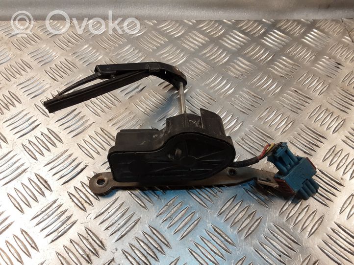 Saab 9-3 Ver1 Silniczek wycieraczki lampy przedniej 0390206934