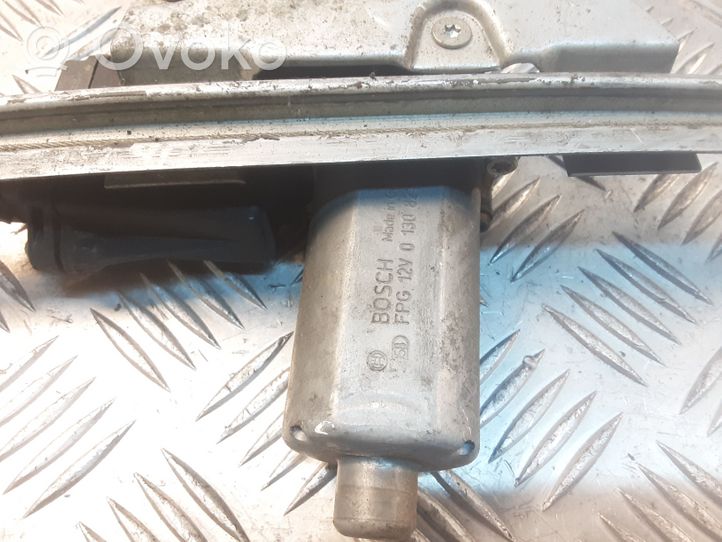 Opel Vectra B Takaoven ikkunan nostomoottori 0130821795