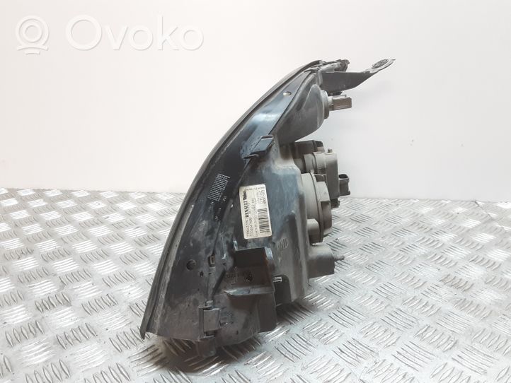 Renault Scenic RX Lampa przednia 7700432097