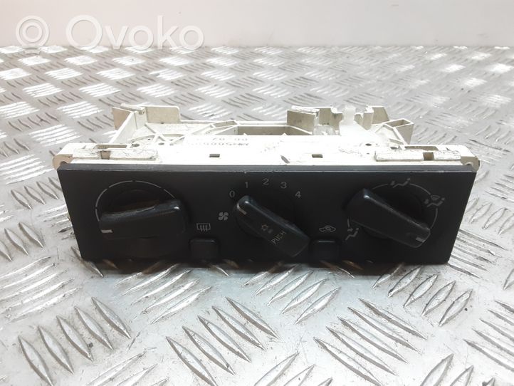 Mitsubishi Carisma Climate control unit MR500529