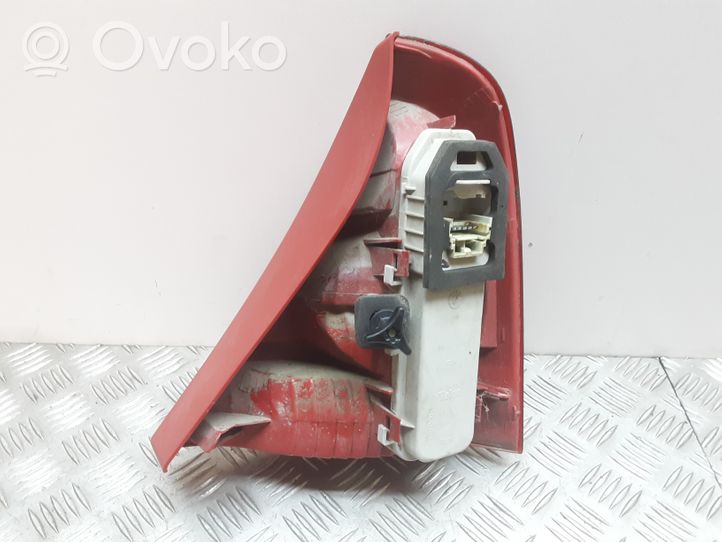 Renault Clio II Lampa tylna 8200071413