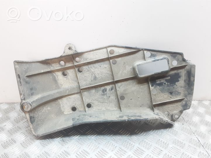 Toyota Corolla Verso E121 Osłona dolna zbiornika paliwa 5839813070