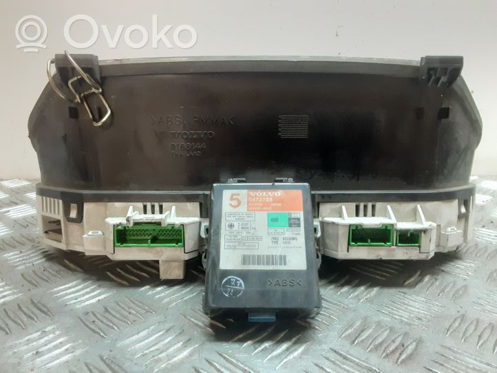 Volvo S70  V70  V70 XC Tachimetro (quadro strumenti) 9451530