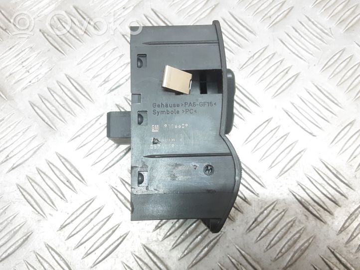 Opel Tigra B Light switch 9116609