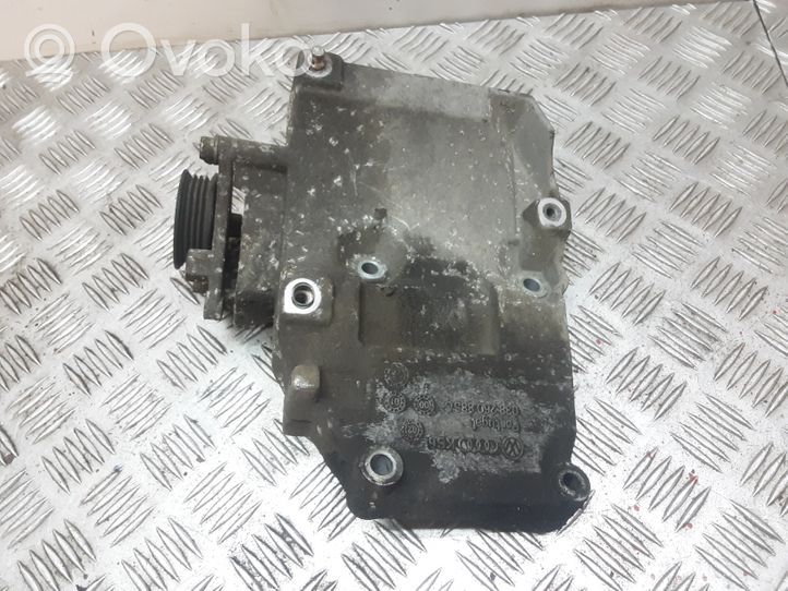 Volkswagen PASSAT B5.5 Staffa di montaggio del compressore dell’A/C 038260885C