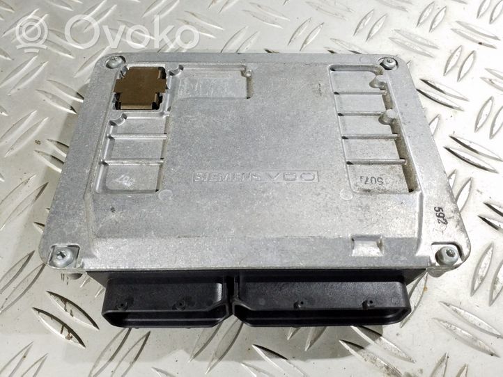 Volkswagen Polo IV 9N3 Dzinēja vadības bloks 03D906033F