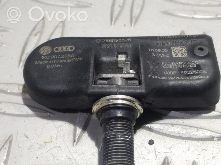 Volkswagen PASSAT B6 Sensore di pressione dello pneumatico 1K0907255A