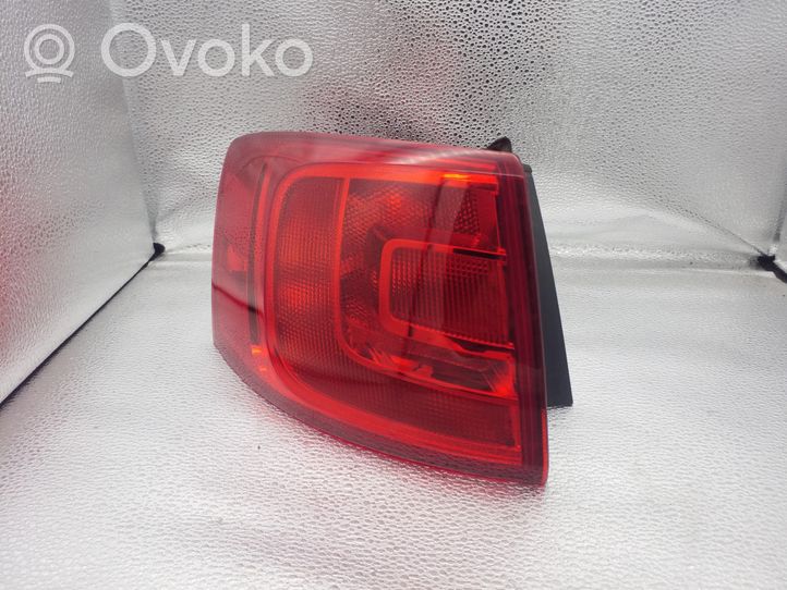 Volkswagen Jetta VI Rear/tail lights 5C6945095