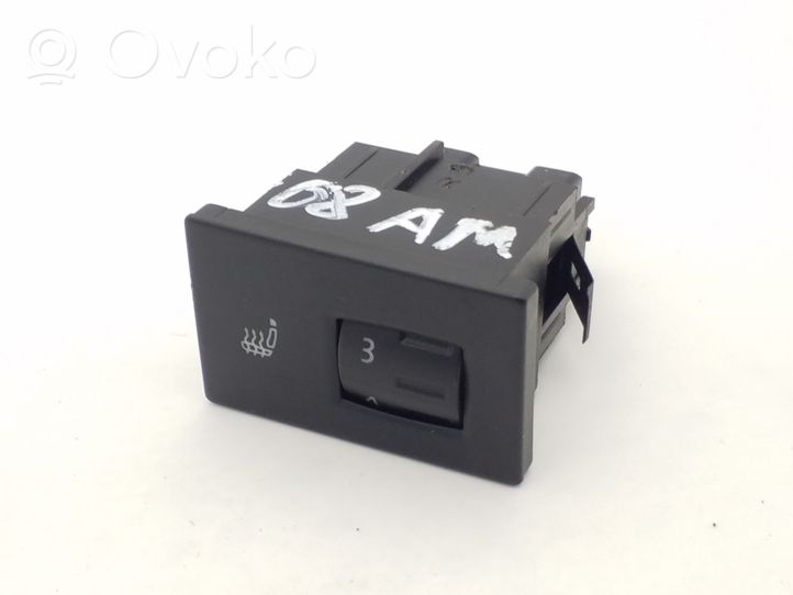 Volkswagen Tiguan Seat heating switch 7L6963570C