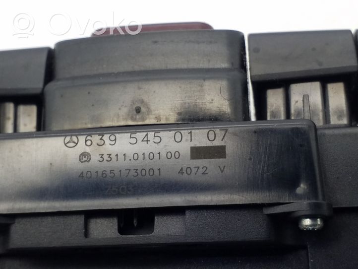 Mercedes-Benz Vito Viano W639 Botón interruptor de luz de peligro 6395450107