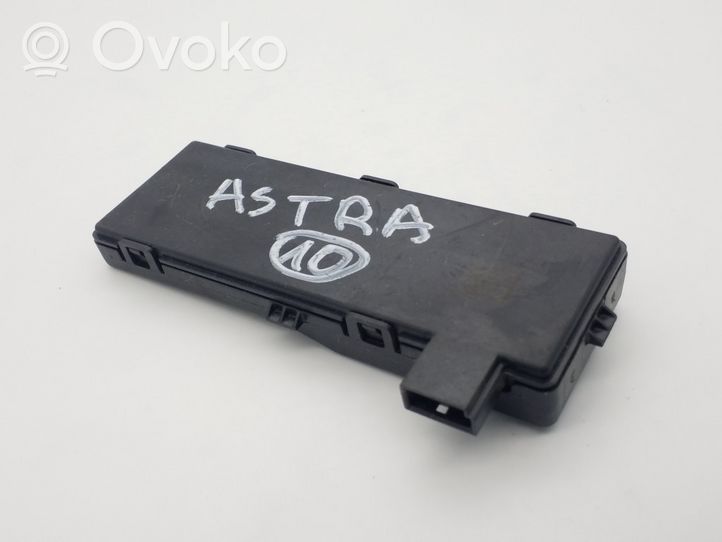 Opel Astra J Antena wewnętrzna 13503204