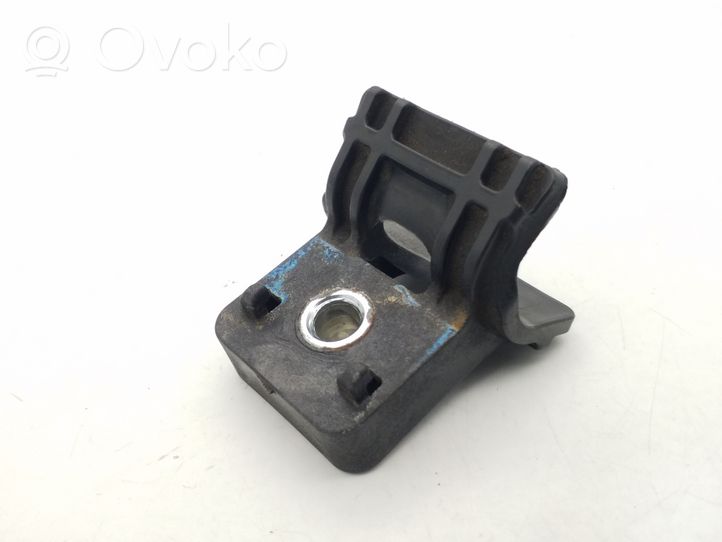 Chevrolet Cruze Radiator mount bracket 13250318