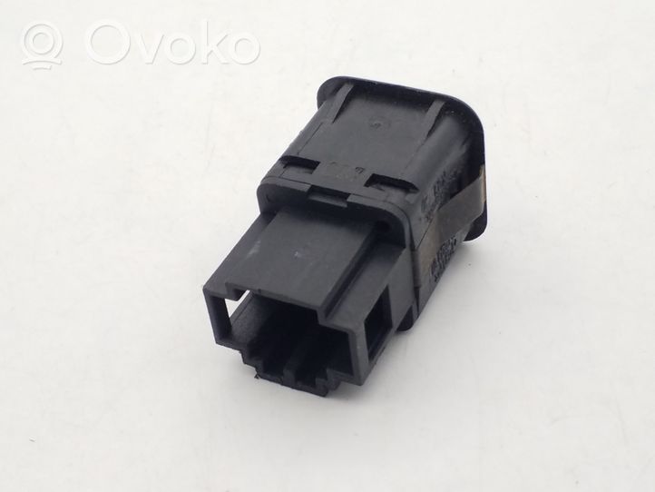 Audi A8 S8 D2 4D Alarm switch 8L0962109